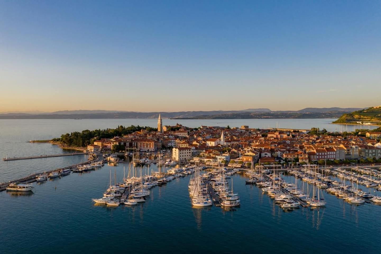 Apartma Rea Izola, Pergola & Terassa, Parking Kültér fotó